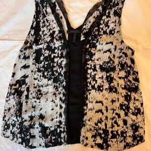 BCBGMaxAzria Black and White Abstract Print V-Neck Camisole